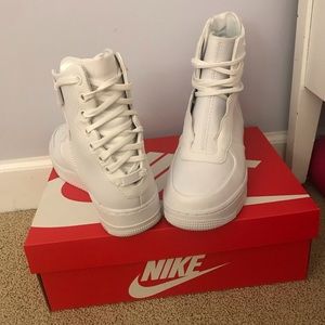 size 8 women’s nike white airforce 1 rebel Xx